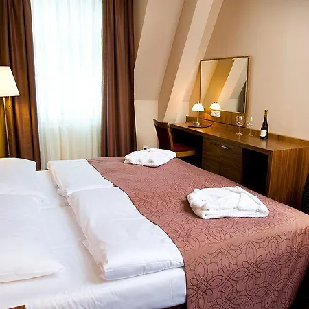 1.republic 4*