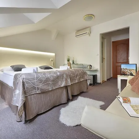 Anette Hotel 3*