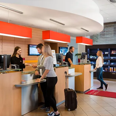 Ibis Mala Strana 3* פראג