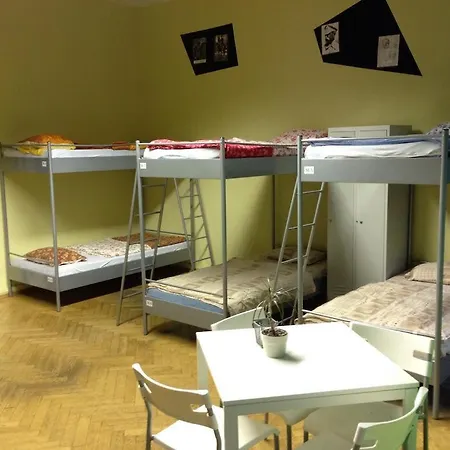 Hostel Sg1 *
