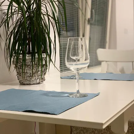 Cool Studio Apartment *