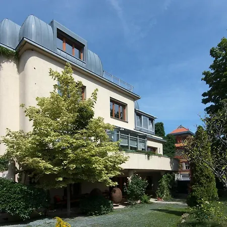 Huge Luxury Villa, 6 Beds And Baths, Terraces, Double Garage Villa