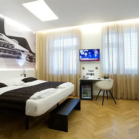 Mosaic House Design Hotel