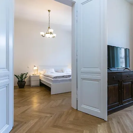Salvator Church Great Apartment