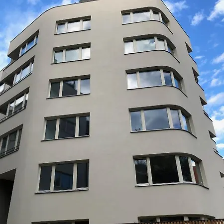 The Dante - Family With Free Parking Apartment Prague