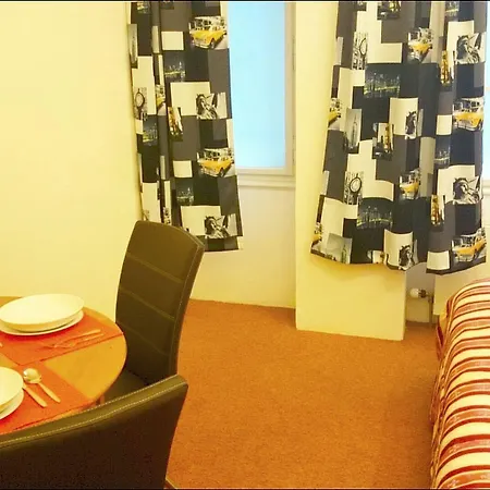 Vltava Apartment *