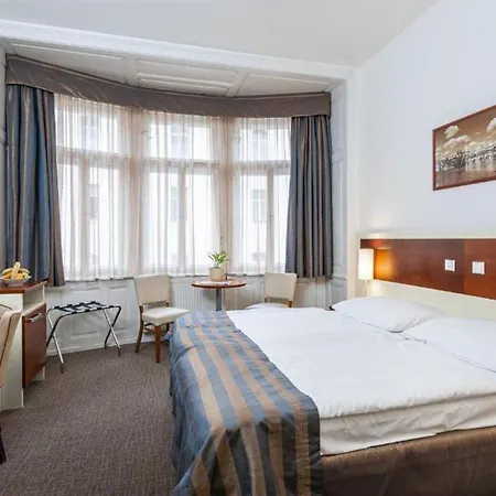 Hotell Gloria 4*