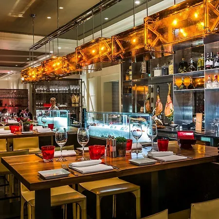 Four Seasons Hotel 5*
