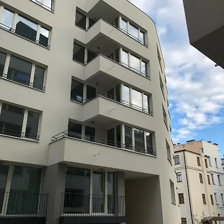 The Dante - Family With Free Parking Apartment Prague