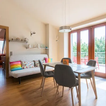 Villa Huge Luxury Villa, 6 Beds And Baths, Terraces, Double Garage Prague