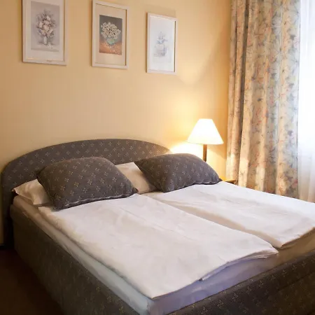 Ea Jasmín 3* Praha