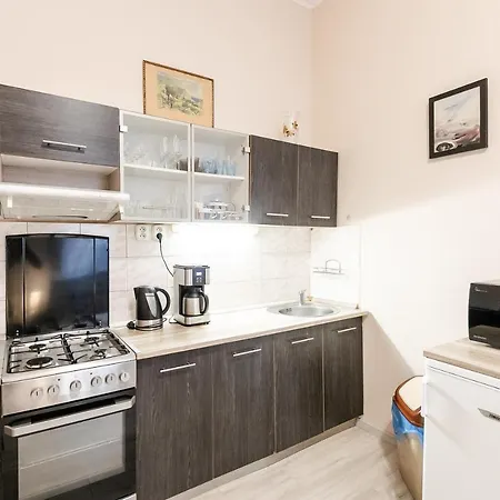 Letna Apartment *