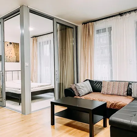 Apartment Enjoy In Garden Prague