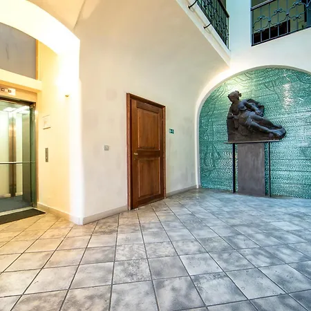 Hotel Miss Sophie's Charles Bridge 4*