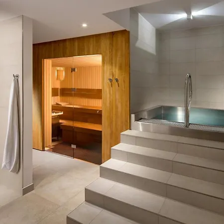 Hotel Mamaison Downtown