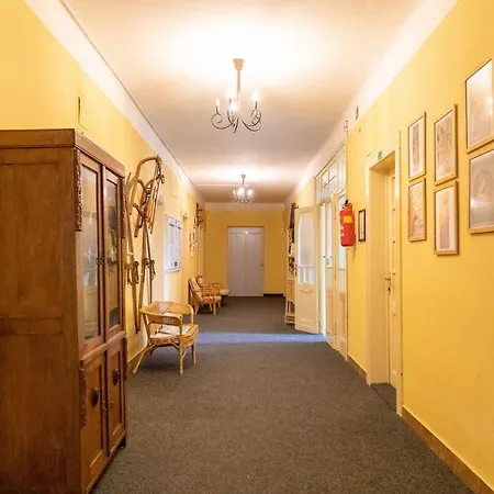 Hostel Dakura *