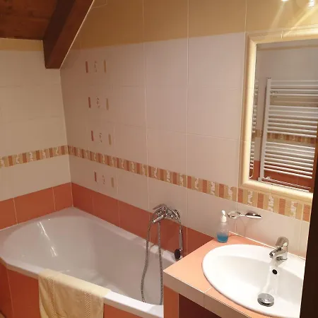 Pod Vinorskym Zamkem Guest house *