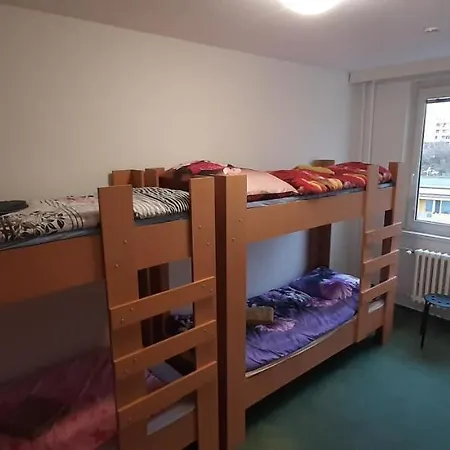 Km House černý Most Hostel
