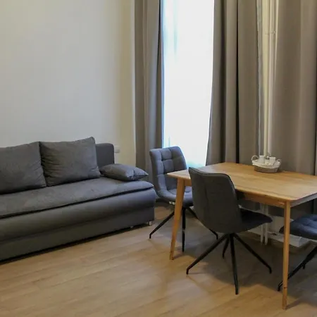 Happy Days Sokolska Apartment