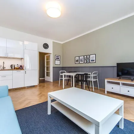 Flora Apartment