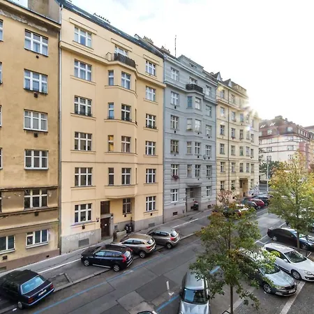 Flora Apartment
