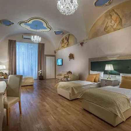 Hotel Residencia U Malvaze 4*