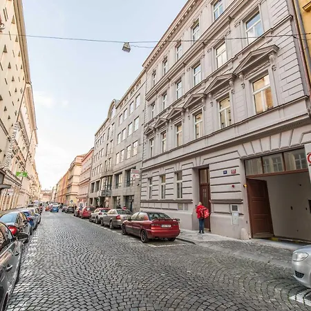 Apartment Quiet & New Near Center With Garage Prague