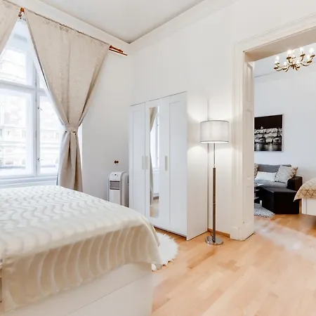 Wenceslas Square Royal Apartment Prague