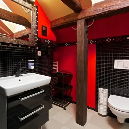 Alice House Aparthotel 3*