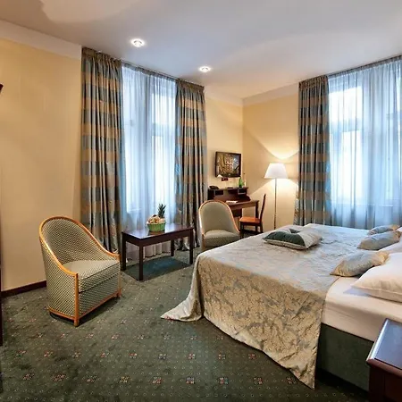 Ea Downtown Hotel