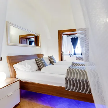 Apartmán Charles Bridge Royal - Castle District Praha