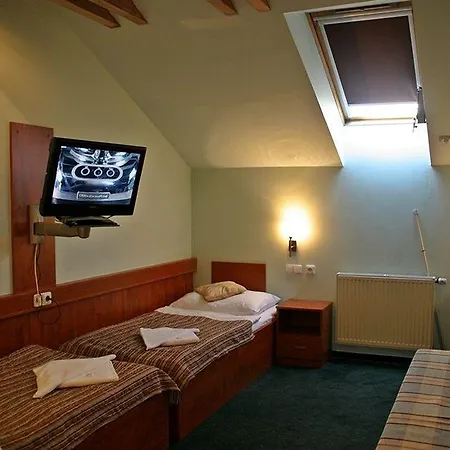 Alton 3*