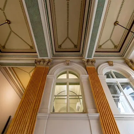 Miss Sophie's Downtown Hotel 4*