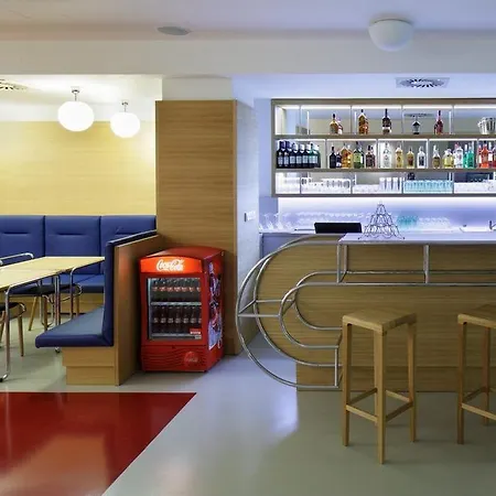 Axa Hotel 3*