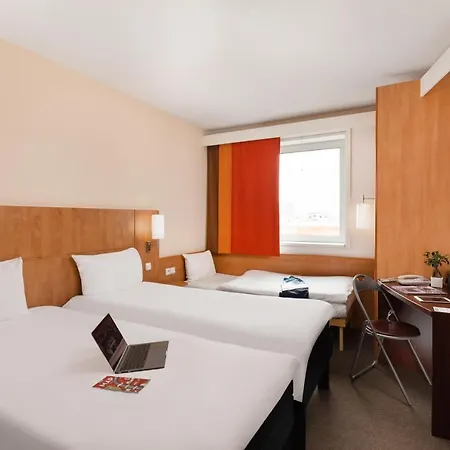Ibis Mala Strana 3* פראג