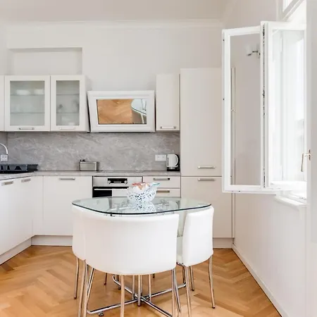 Apartment Friendly In Prague