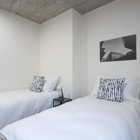 7 Ruzyne Apartment Prague
