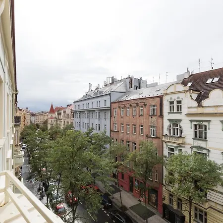 Apartment Friendly In Prague