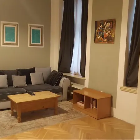 Ruzova Spot Apartment *