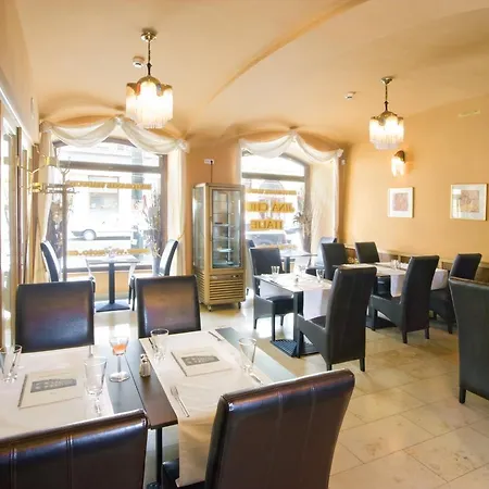 Hotel Mucha 4*
