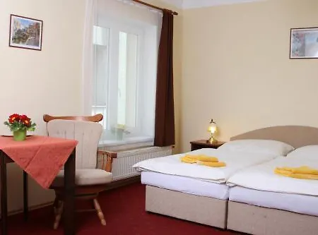 Aaron Hotel