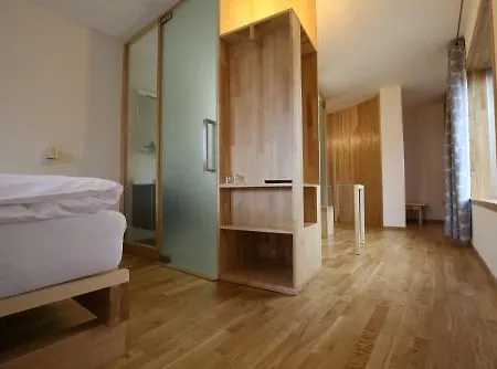 Wolf Hotel