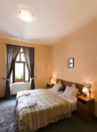 Hotel Columbo 3*