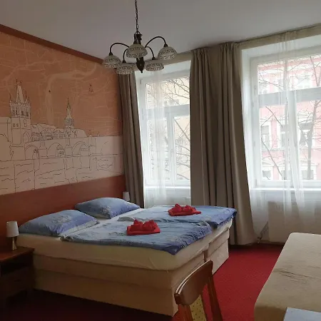Aaron Hotel 3*