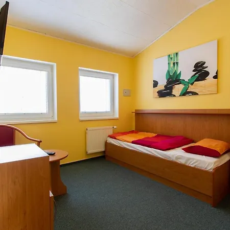 Skolicka 2* Prague