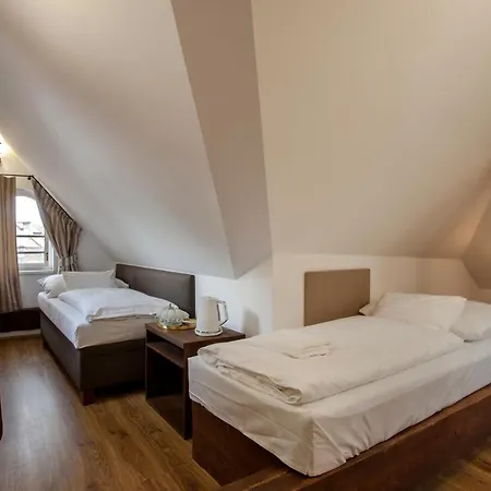 Hotel Corto Old Town 3*