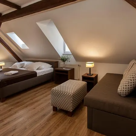 Hotel Corto Old Town 3*