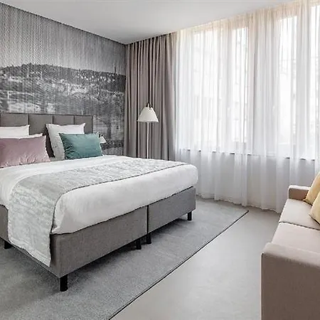 Mamaison Downtown Hotel