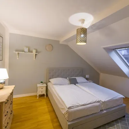 Ruzova Spot Apartment *