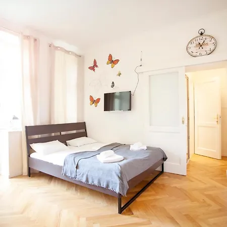 Apartment Friendly In *